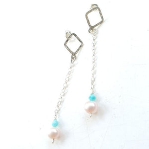 Pearl tight earrings